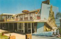<span class="caption-caption">Golden Sun Hotel, Surfers Paradise</span>, 1962. <br />Postcard, collection of <span class="caption-contributor">Centre for the Government of Queensland</span>.